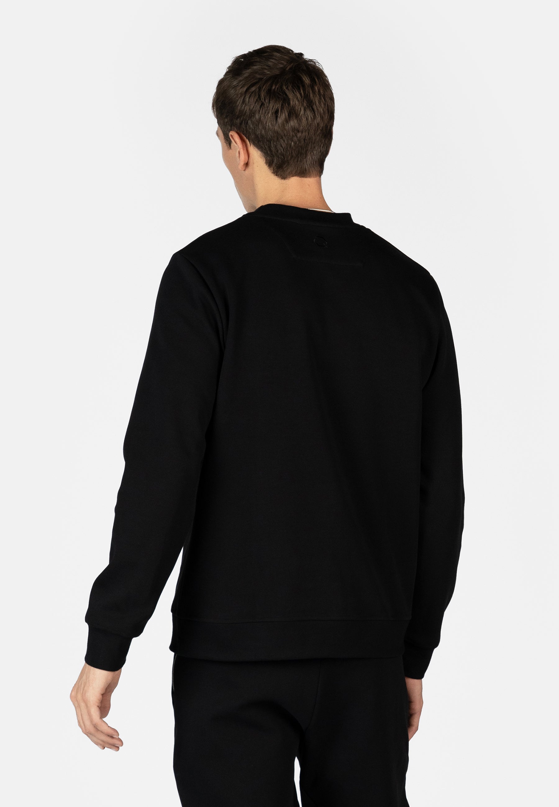 Q-Series Regular Fit Crewneck Jet Black