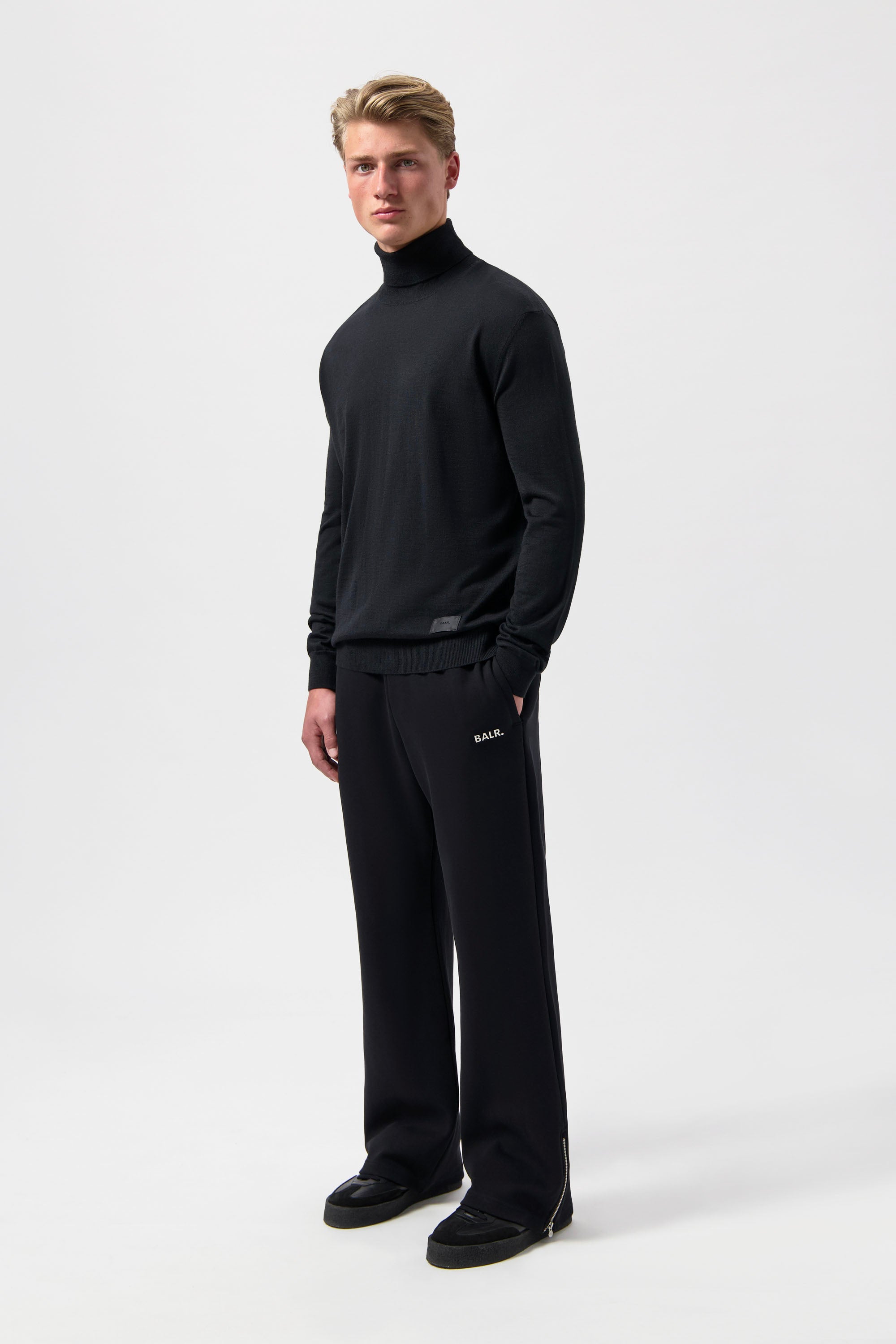 Q-Series Regular Fit Fine Knit Turtleneck Jet Black