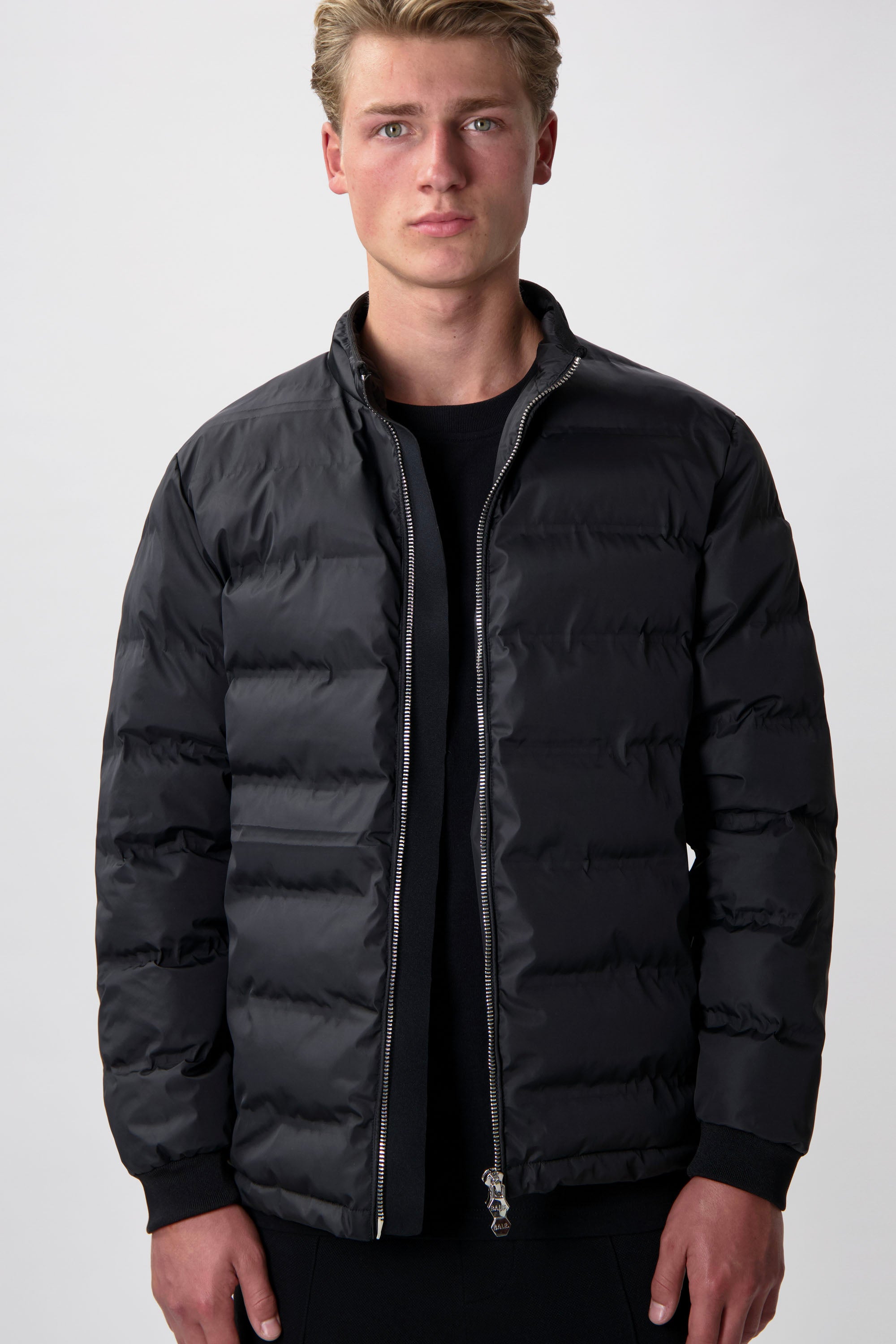 Q-Series Regular Fit Chaqueta Jet Black