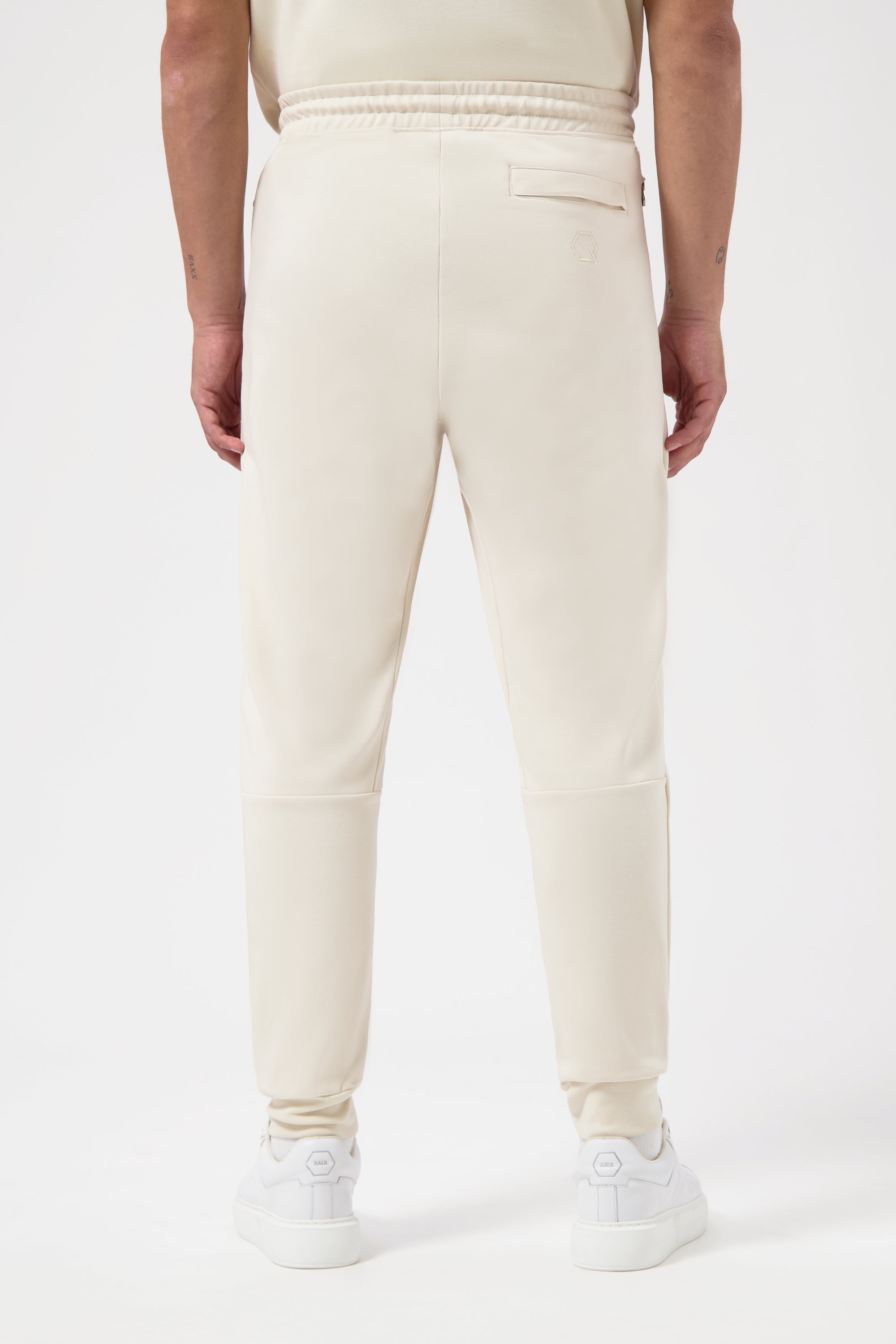 Q-Series Regular Fit Jogger White Swan