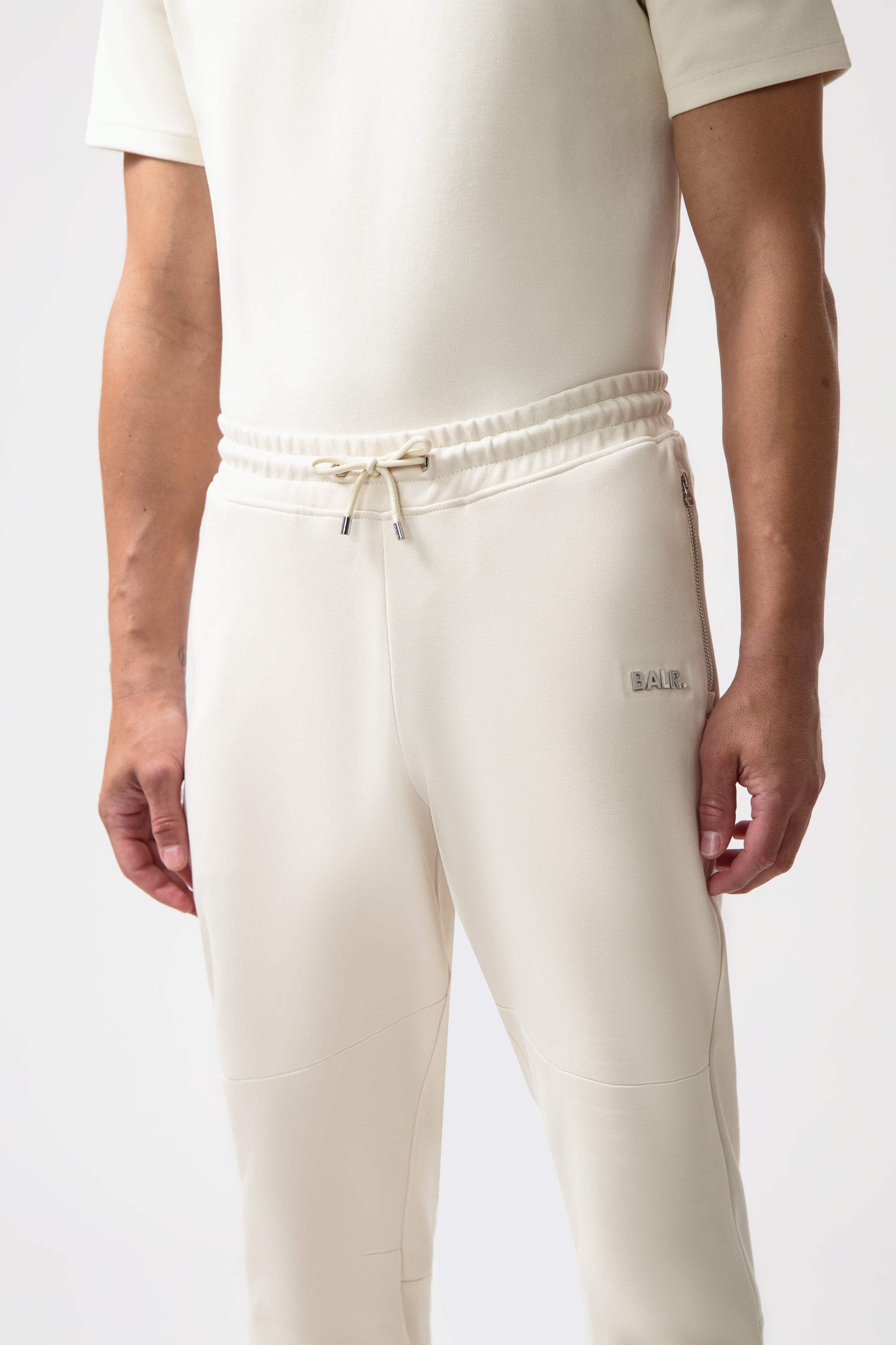 Q-Series Regular Fit Jogger White Swan