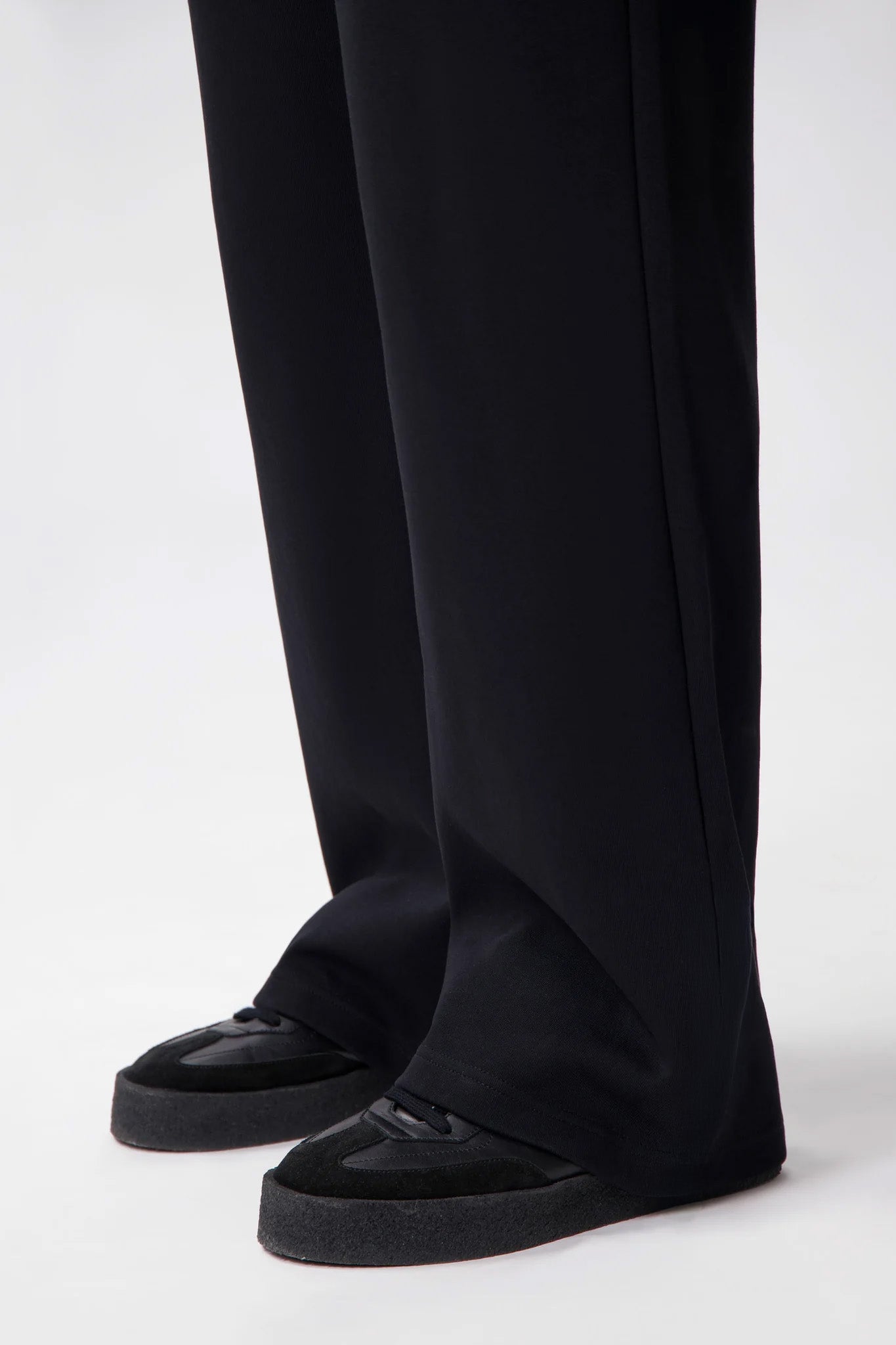 Q-Series Regular Straight Fit Pants Jet Black