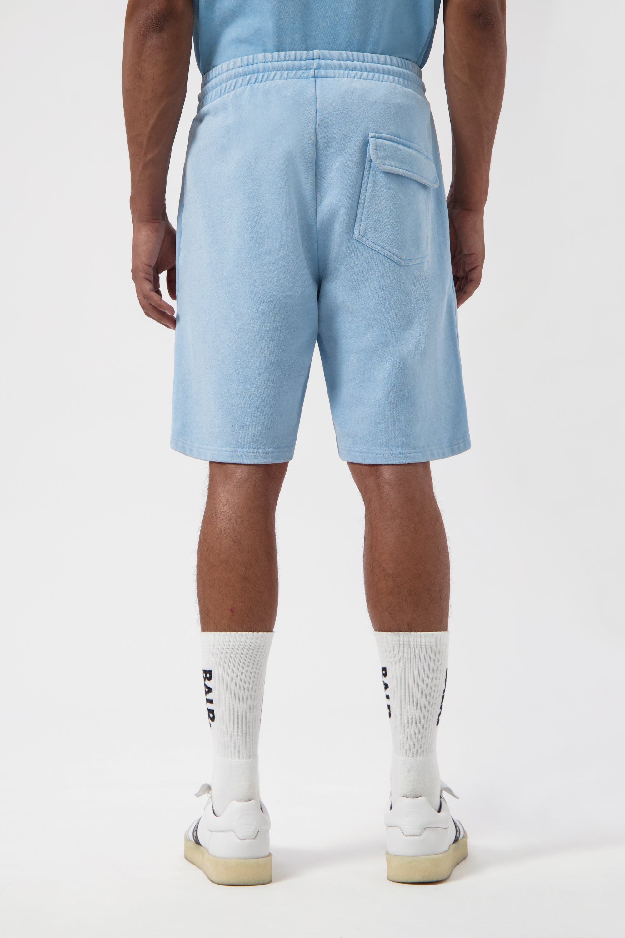 Urban gewaschene Schweißshorts Brise blau