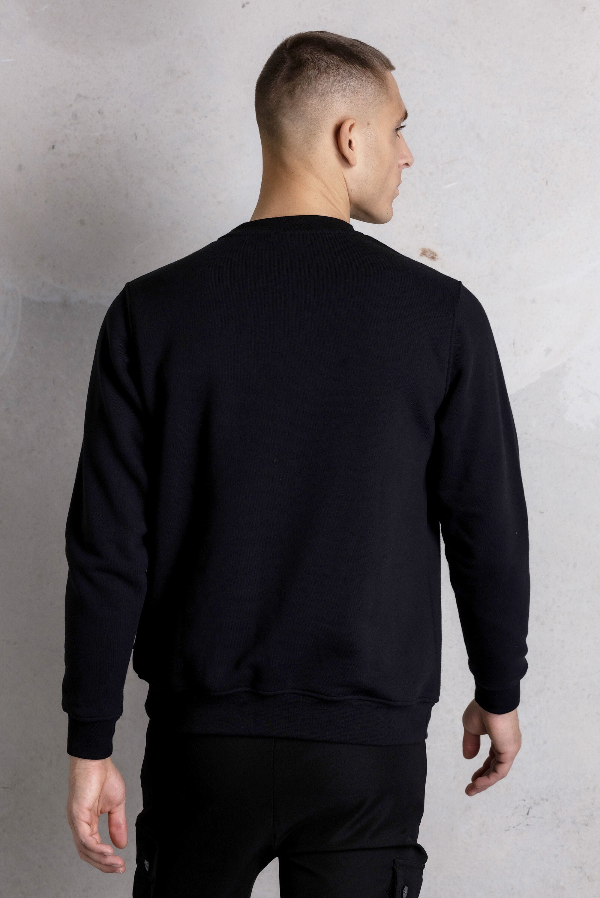 Brand Straight Crewneck Jet Black/Dark Forest – BALR.