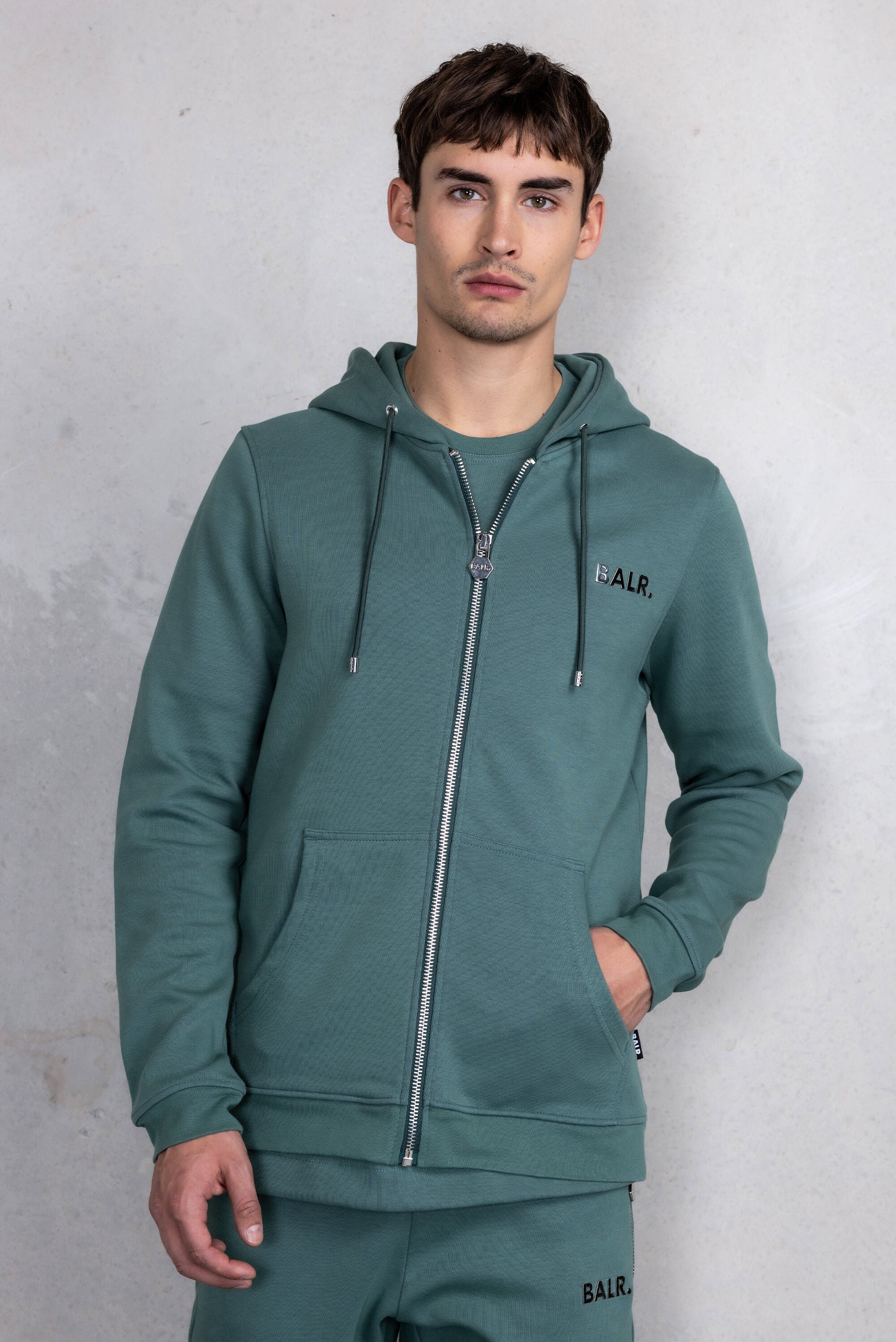 Q-Series Straight Zip Thru Hoodie Renewed Dark Forest