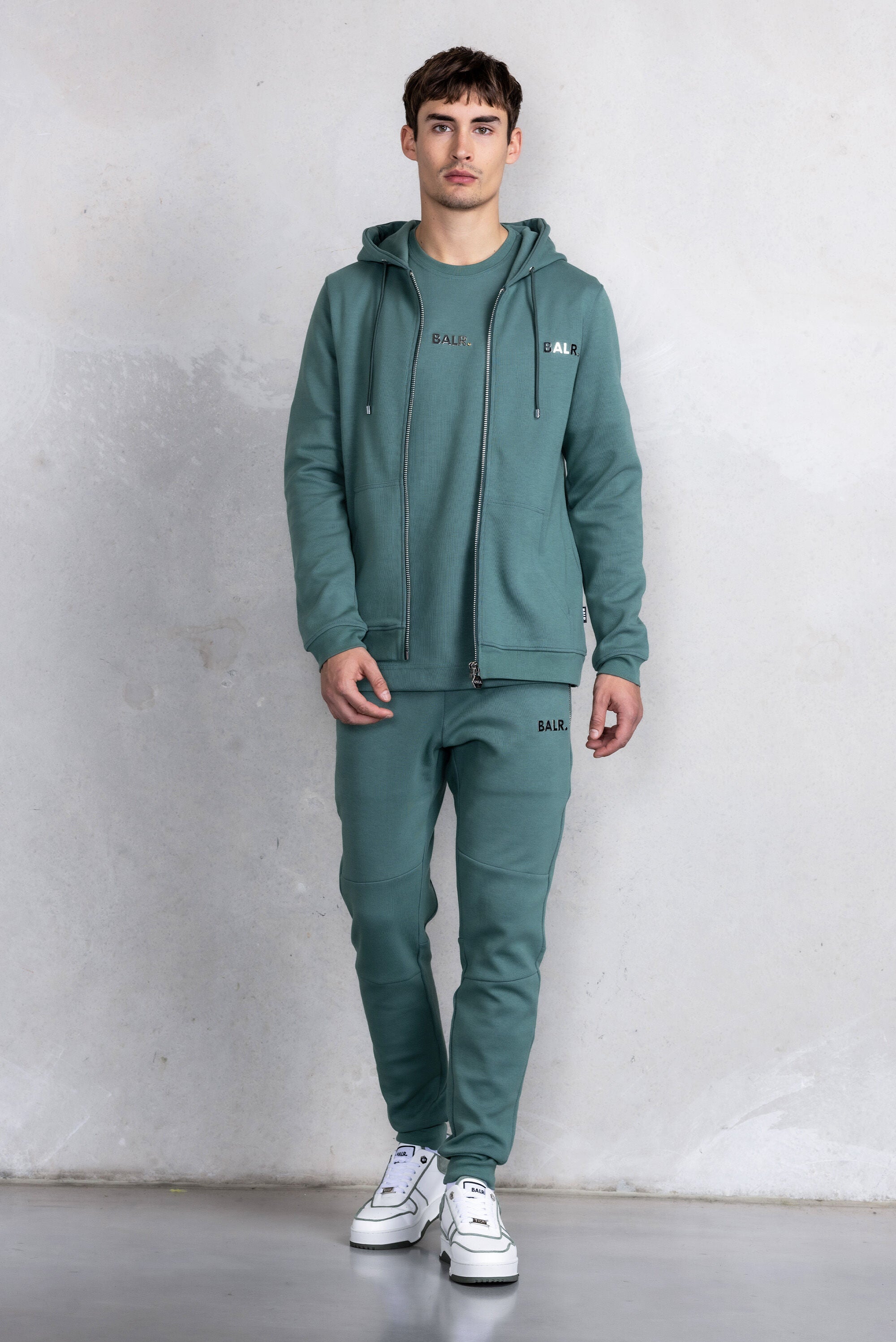 Q-Series Straight Zip Thru Hoodie Renewed Dark Forest