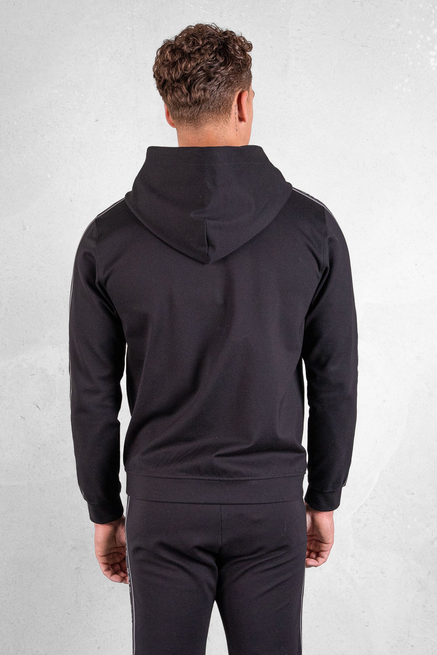 Q-Tape Zip Through Hoodie Jet Black – BALR.