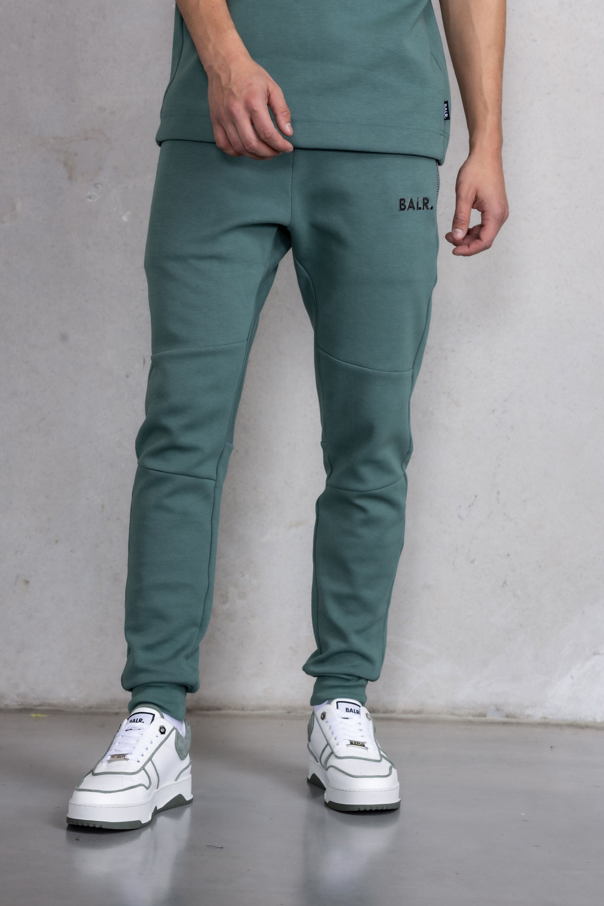 Q-Series Slim Classic Sweatpants Dark Forest – BALR.