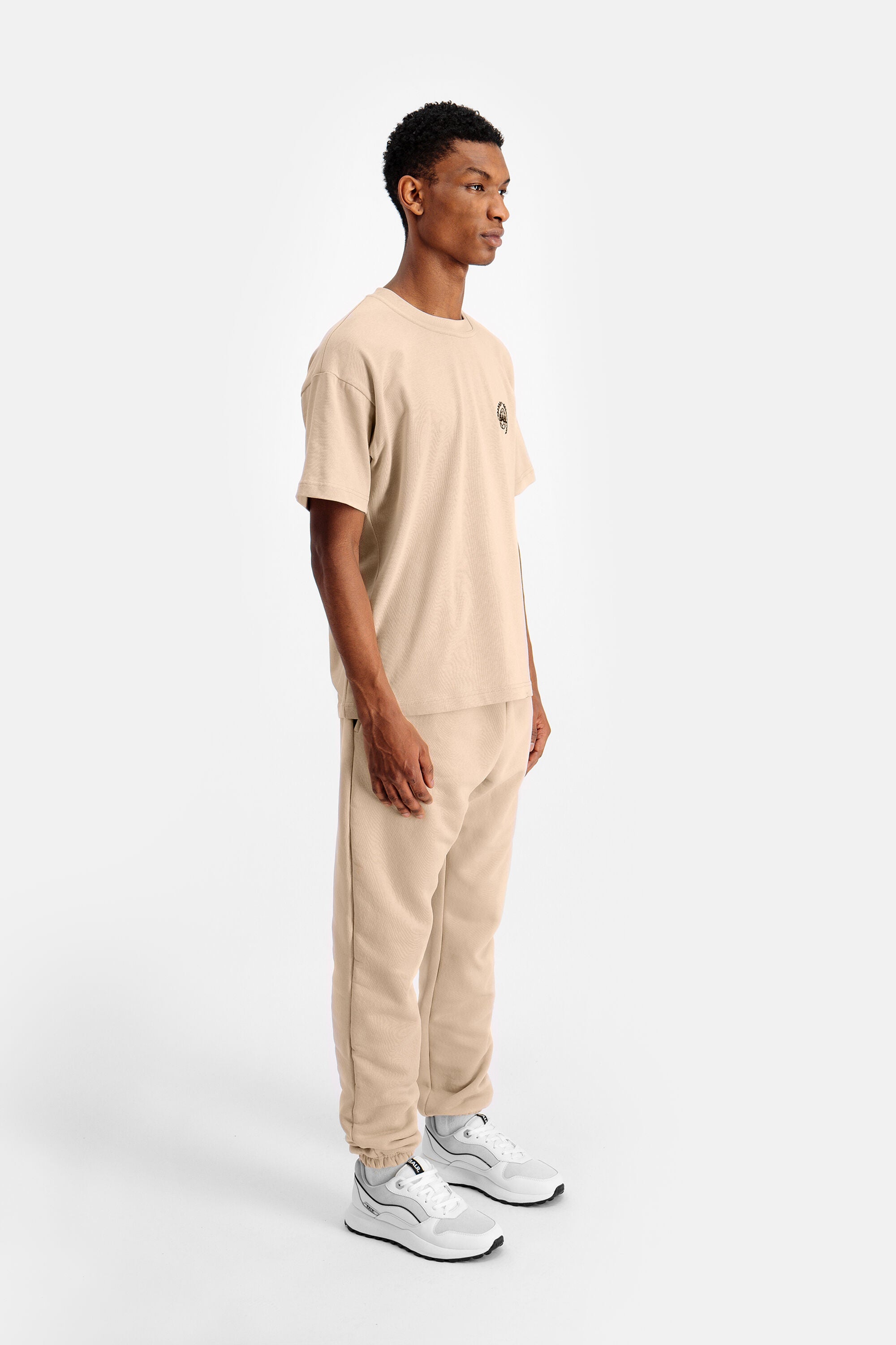 Max Loose Crest Logo Jogger Nougat