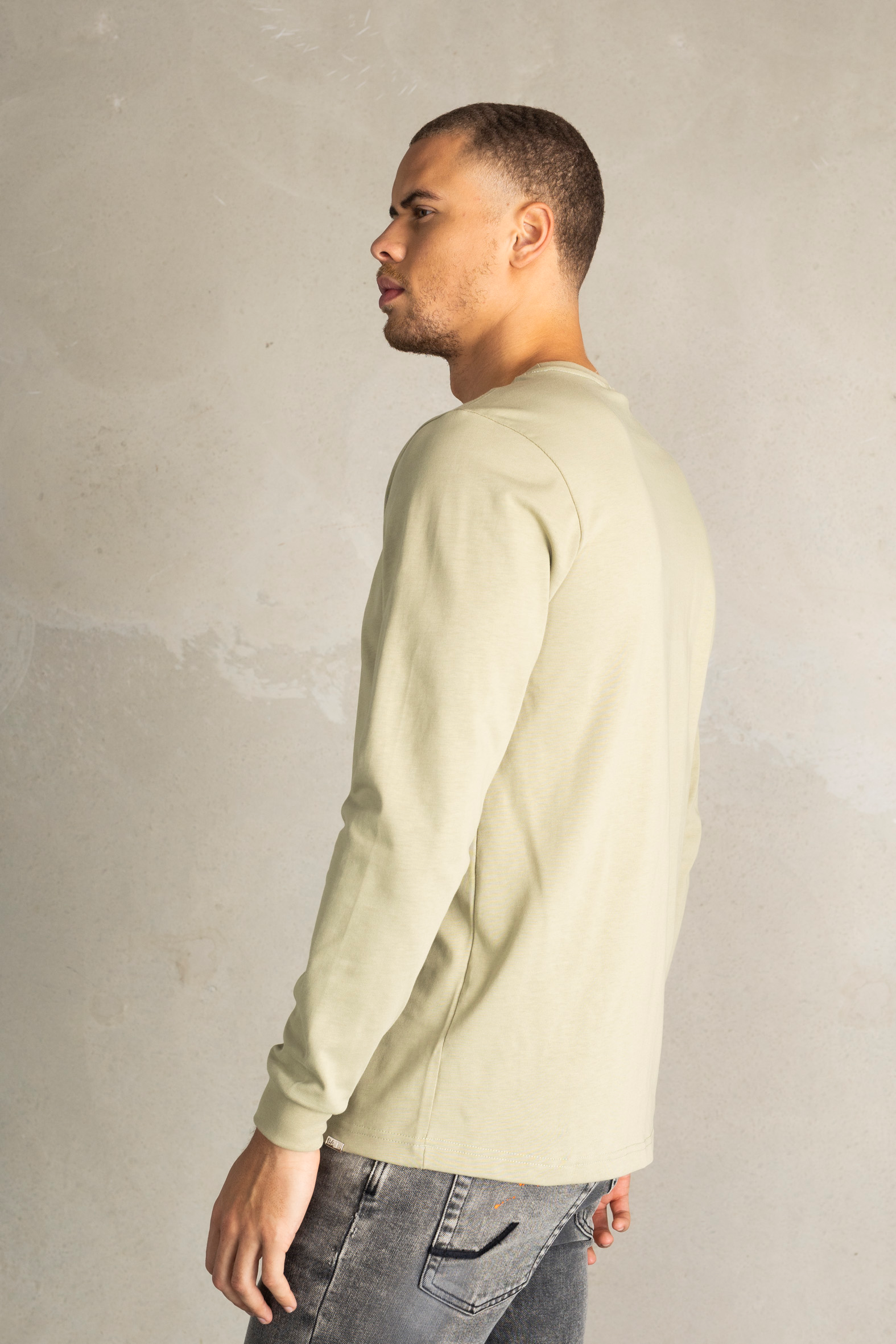 Olaf Straight Outline Longsleeve Elm